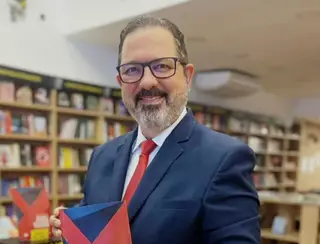 Advogado trabalhista, Luiz Gomes, lança o livro "Equidade e Efetividade dos Princípios Sociolaborais