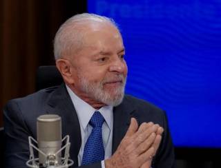 "Não vamos cortar o salário mínimo", reafirma Lula