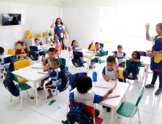 Falta de acesso a creches e escolas impacta mulheres de favelas