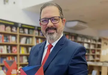 Advogado trabalhista, Luiz Gomes, lança o livro "Equidade e Efetividade dos Princípios Sociolaborais