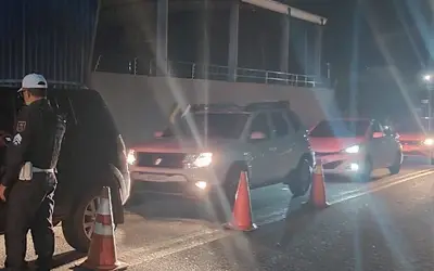 Blitz da Lei Seca autua 30 motoristas por recusa ao teste do bafômetro em Natal