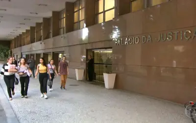 Justiça mantém prisão de delegada Adriana Belém e mais três réus
