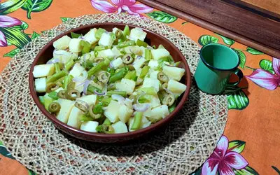 Aprenda como preparar salada de macaxeira